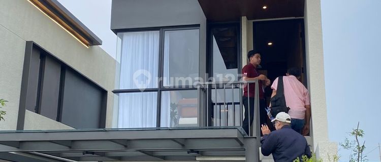Dijual Rumah baru di Kawasan Elite Lippo Cikarang 1