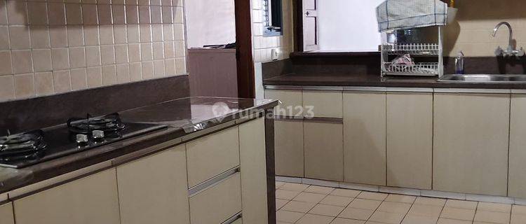 Dijual Apartemen Grand Tropic Lantai Rendah Semi Furnish 1