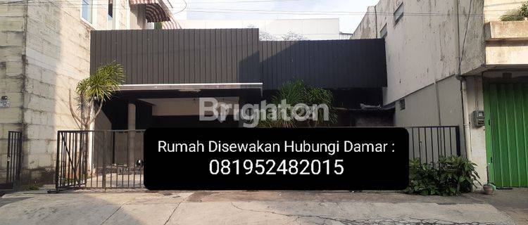 RUMAH TENGAH KOTA AREA PUSAT BISNIS JL SLAMET RIYADI SIAP PAKAI 1