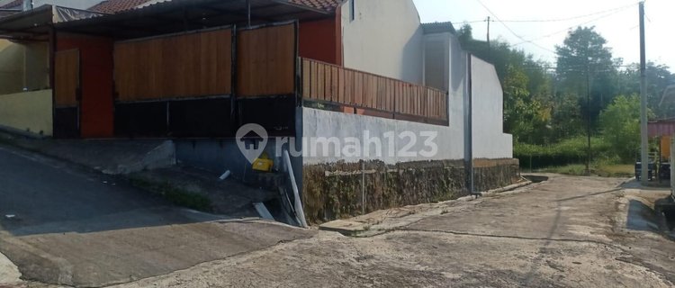 Habitable Minimalist House Ready to Use in Jeruksawit Area 1