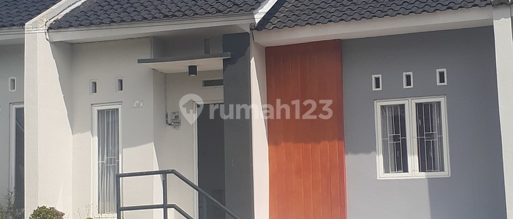New Minimalist Livable Ready-to-Use House in Jeruksawit Area 1