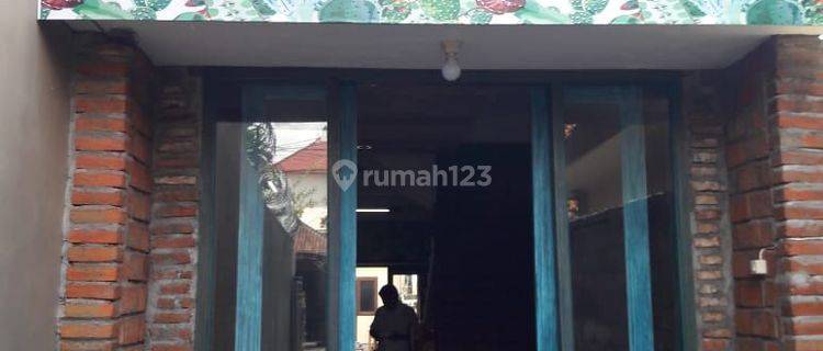 Rumah lanti2 ex caffe area sekolah dan RS dekat Polda bisa paki Restoran 1