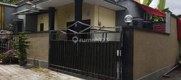 Rumah lantai 1 di Jalan Dalung Permai 1