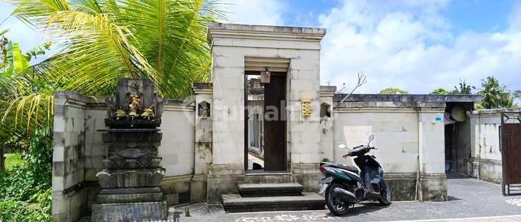 Di Sewakan Rumah Di Jalanraya Tampak Siring Br Bukit 1