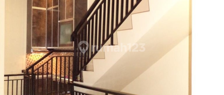 For Sale: Boarding House in Housing Sector 8B Serpong 1