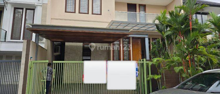 Rumah 2 Lantai Furnished di Sektor 1 Gading Serpong, Tangerang 1