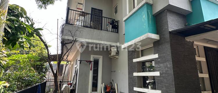 TURUN HARGA Rumah 2,5 Lantai Semi Furnished di Pondok Hijau Golf Cluster Topaz Gading Serpong 1