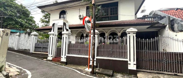 Rumah Kos 12 Kamar - View Depan Taman Lokasi di Benhil Jakpus 1