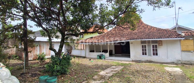 Classic Ancient House in a Strategic Location in Kudus City 1