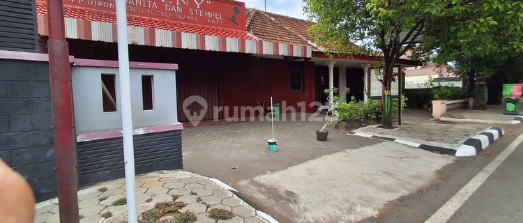 Rumah dan Tempat Uaaha Pinggir Jalan Kota Pati 1