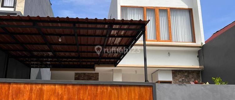 Modern minimalist house for sale in Taman Giri, Benoa 1