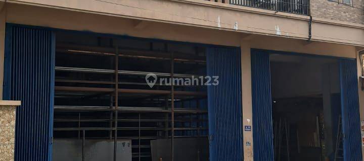 Dijual Ruang Usaha 2,5Lantai ex.Toko Besi Kantor + Gudang 575m 3Lantai Panglima Sudirman Kraksan 1