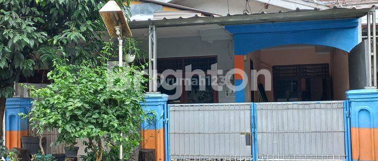 RUMAH PLUS KIOS PINGGIR JALAN RAYA DI KOTA DEPOK 1