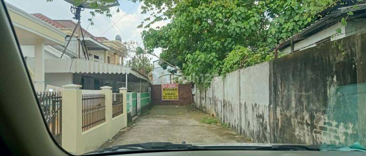 Rumah di Belitang 2 Lantai SHM Bagus hadap Timur 1