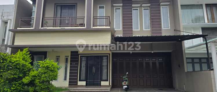 Rumah Bagus 2 Lantai di Komplek Mekar Wangi 1