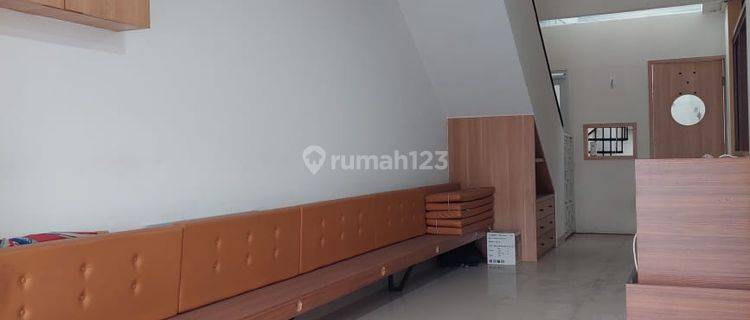 Rumah Usaha Cocok Untuk Cafe Atau Tempat Les di Arcamanik 1