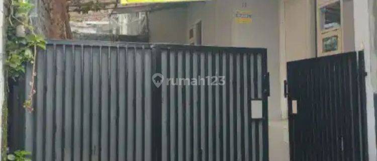 Dijual rumah lokasi strategis di Puri Sariwangi Geger Kalong Bandung 1