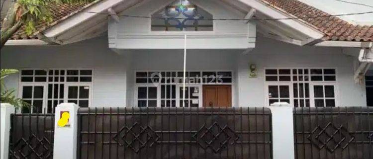 Dijual Rumah Nyaman dan Siap Huni Lokasi Strategis di Komplek Margahayu Raya Bandung 1