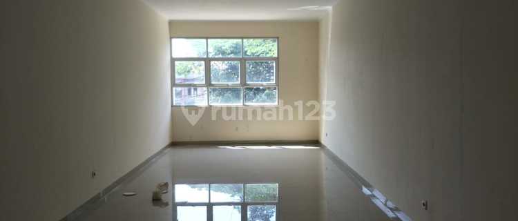 Ready-to-Use Shophouse on Mainroad Sayap Buah Batu 1