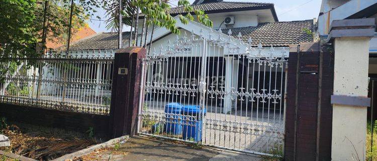 Disewakan Rumah Usaha Lokasi Tengah Kota Surabaya 1