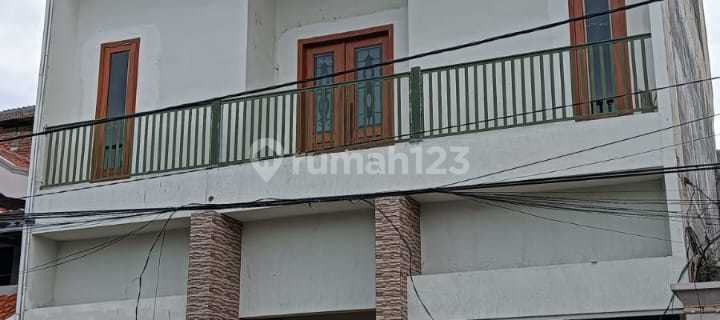 Cheap Auction Sale of a 3-Story Boarding House in Pandugopraja, Surabaya 1