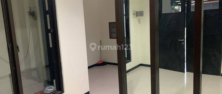 Sewa Rumah Di Royal Residence – Cluster Depan B2, Lokasi Strategis & Nyaman! 1