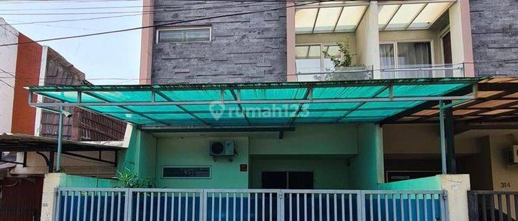 Rumah Duri Kepa 2½ Lantai Terawat 6 × 20 SHM Siap Huni Hadap Selatan 1