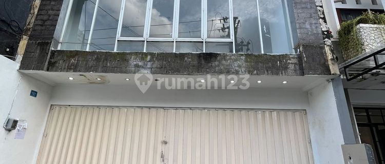 Three-Story Shophouse, Spacious & Ready to Use in Business Area Near Sesetan 1