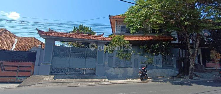 SHOPHOUSE WITH A LARGE LAND LOCATED ON THE ROAD SIDE 1