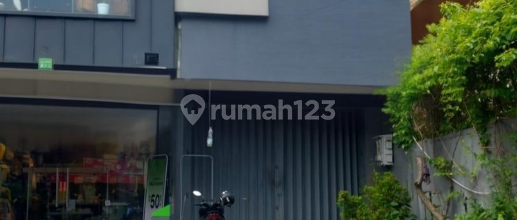 Premium Three-Story Shop House in Denpasar City Central Business District 1