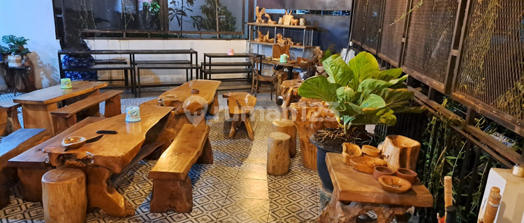 For Sale Business Space in Busy Location on Jl. Ganesha Selatan Semarang 1