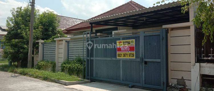 Disewakan Rumah Berada di Perum Puri Anjasmoro Semarang 1