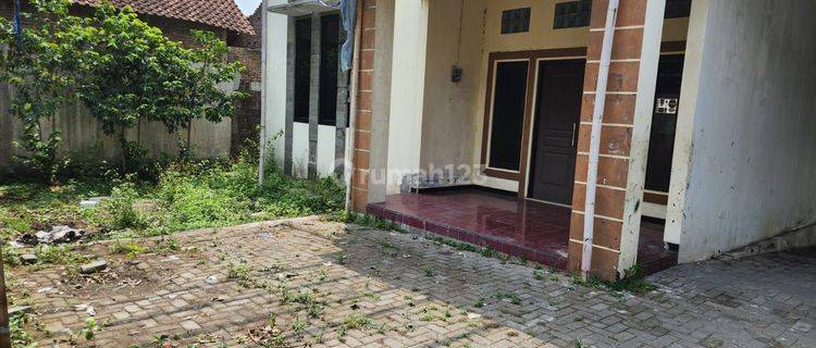 Dijual Rumah Lokasi Strategis di Jl. Prampelan Salatiga 1