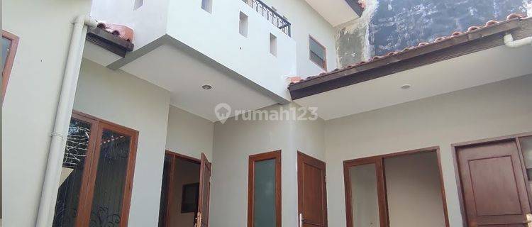 Sewa Rumah Tinggal di Jl. Cipto Dekat CSB Mall 1