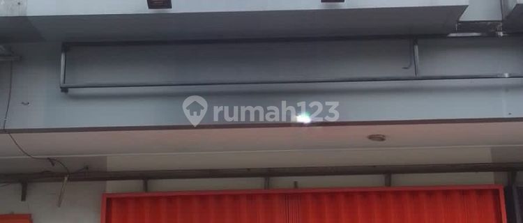 2.5-Story Azores Shop House in Banjar Wijaya, Tangerang, Neat and Ready to Use 1