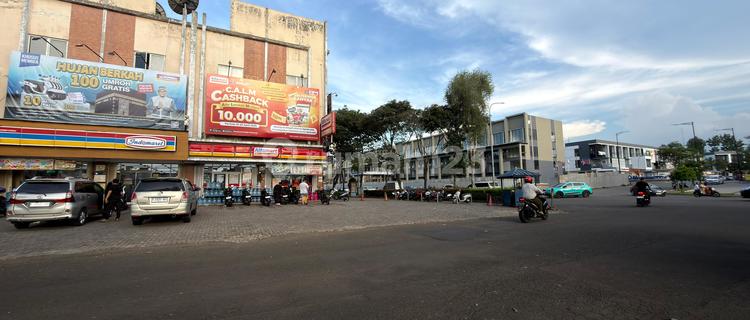 EN: For Sale, 3-Story Shop House in Il Lago Gading Serpong, Good & Strategic 1