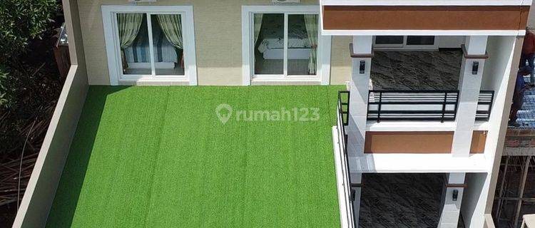 Villa Kolam Renang Dijual 2 Lantai Full Furnished Dekat Exit Tol 1