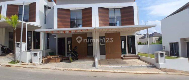 Rumah Baru 2 Lantai Hook Tengah Standar Developer (Hadap Utara) 1