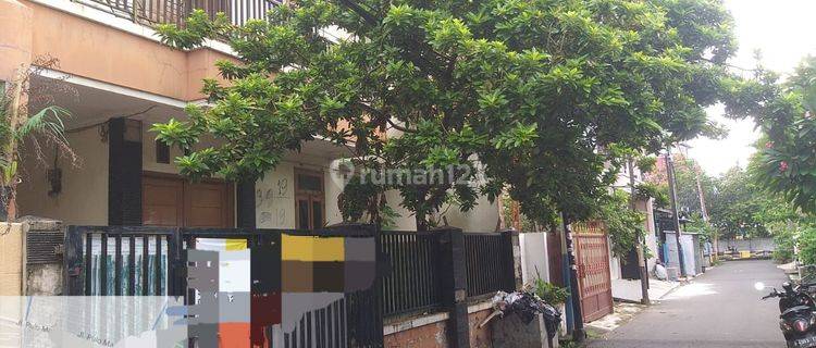 Rumah 2 Lantai Butuh Renovasi SHM di Pulomas, Jakarta Timur 1