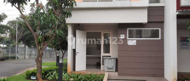 Martines Hook New House at Summarecon Gading Serpong 1