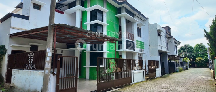 3-Bedroom Semi-Furnished House in Housing Near UII, Economical 1