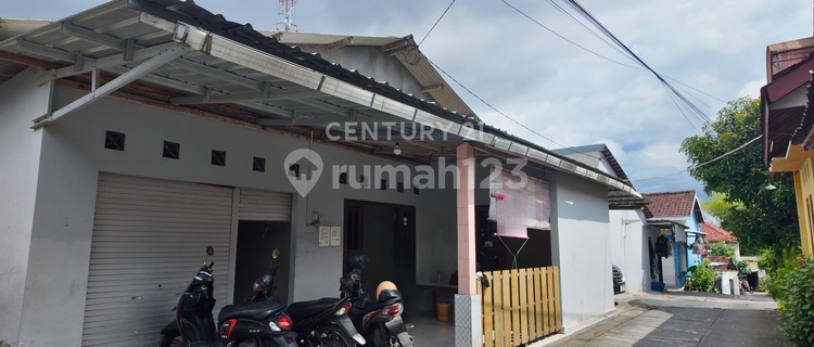 4-Bedroom House in Condongcatur Near UGM Campus Only 280 Million 1