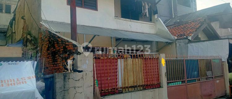 Sale Below NJOP 16-Room Boarding House in Petojo, Central Jakarta. 1