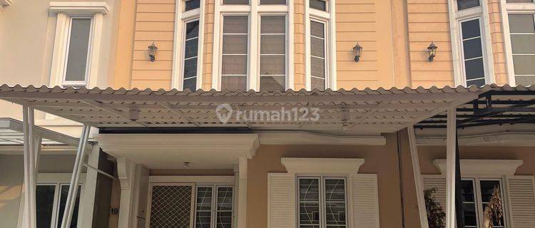  Dijual Cepat Rumah Furnished di Boston Village 1