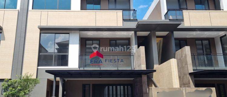 Rumah 3 Lantai Baru di Zora, Tangerang 1