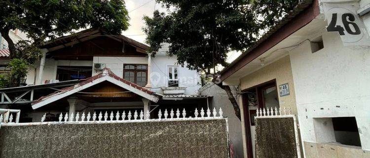 Rumah Mewah 3 Lantai Unfurnished Siap Huni Di Jln Media Massa 1