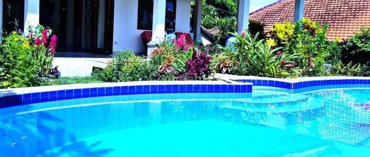 Yearly Rental 3 bedrooms Villa Furnished dgn view pedesaan dan lingkungan villa di Selemadeg Tabanan 1