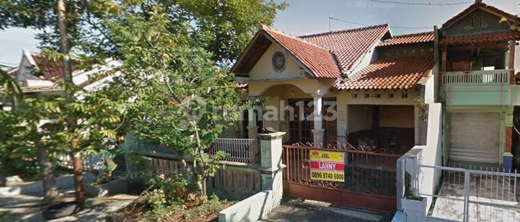 For Sale Ready-to-Use House, Strategic Location on Jl. Wologito Semarang 1
