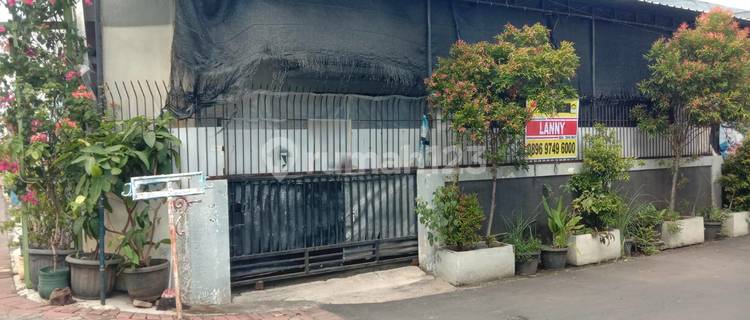 For Sale Ready-to-Occupy House Located on Jl. Tambak Mas Semarang 1
