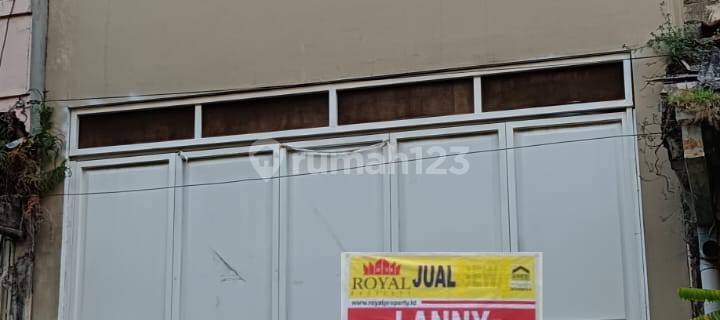 For Sale Ready-to-Use Shop House Location Gang Gambiran Semarang 1